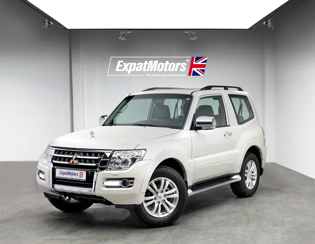Mitsubishi Pajero 2018 — photo 1 of 5