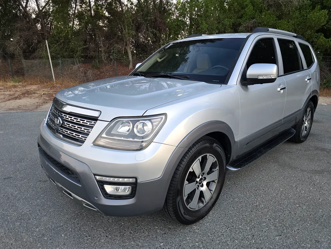 Kia Mohave 2018 — photo 1 of 15