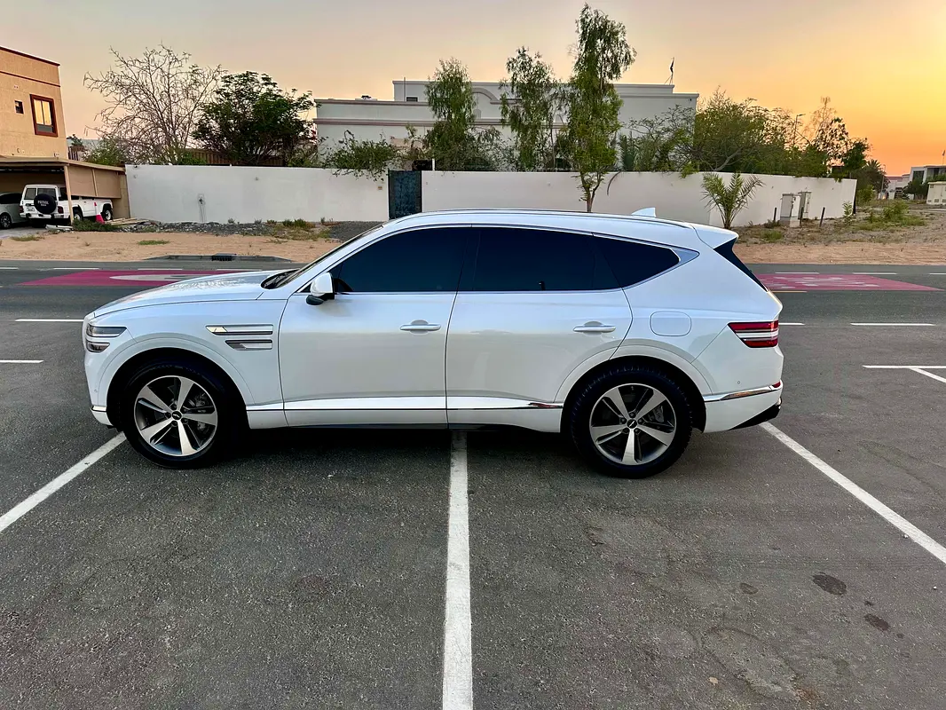 Genesis GV80 2023 — photo 1 of 18