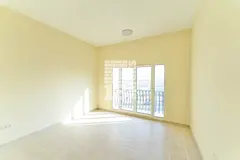 6 Cheques | Vacant | 2 + Store + Laundry