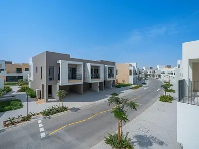 Single Row | Spacious and Bright | Near Wadi Park