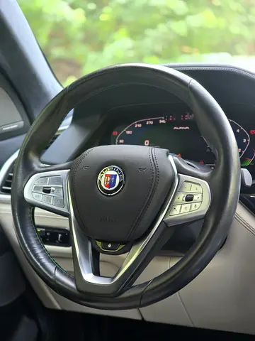 صورة 11 لـ 2021 BMW Alpina XB7