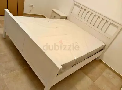 Ikea hamness queen size bed frame with Ikea mattress 160×200cm