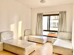 Bedspace available for executive bachelor