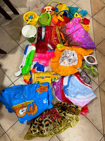 Kids swim/pool/bath accessories and toys