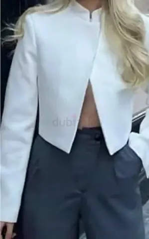 White Zara cropped blazer jacket - size S (modern collar, long sleeves)