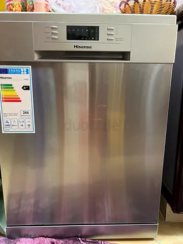 Hisense stainless steel built-in dishwasher - good condition