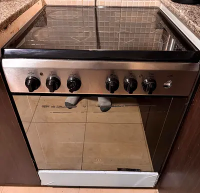 Indesit 4 hob Electric Cooker with oven