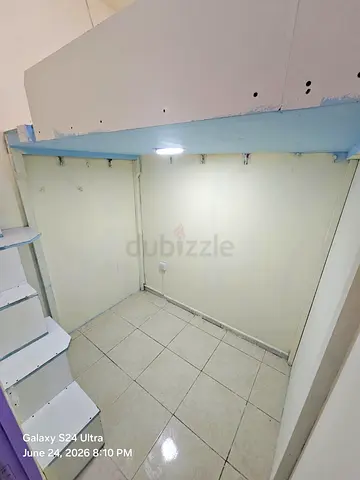 Closed partition for Asian Nationality in electra street