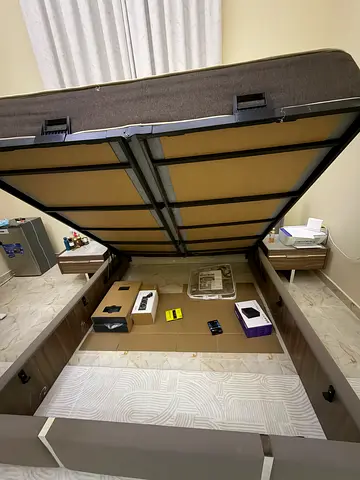 Bed 180x200 full set without the mattress from home r us