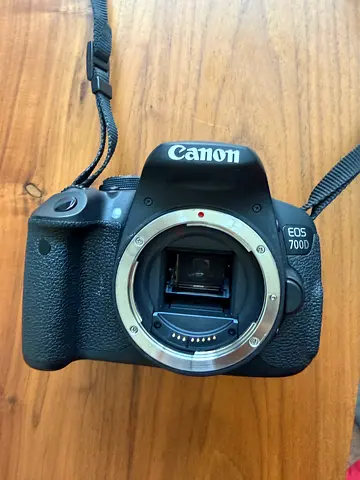 Canon EOS 700D DSLR body only - good condition