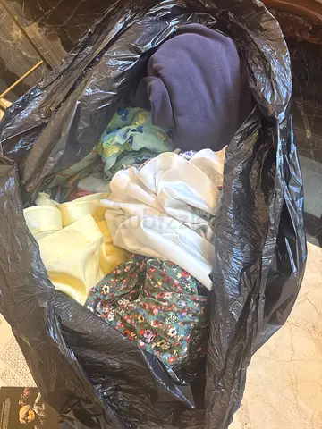 100 cloth + random brands and expensive originally! I’m an Emirati trust me this bag is worth more!