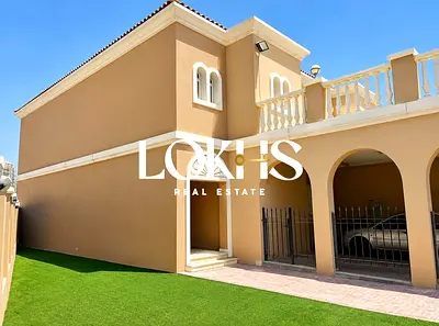 CORNER VILLA | PRIVATE GARDEN | SEMI CLOSED KITCHEN