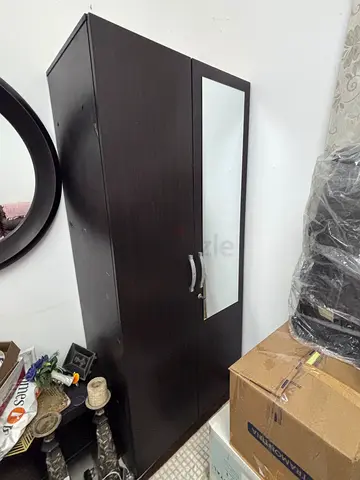 Dark brown 2-door wardrobe with mirror - good condition