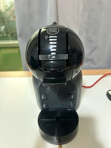 Nescafe Dolce Gusto Capsule Coffee Machine - Black, Good Working Condition