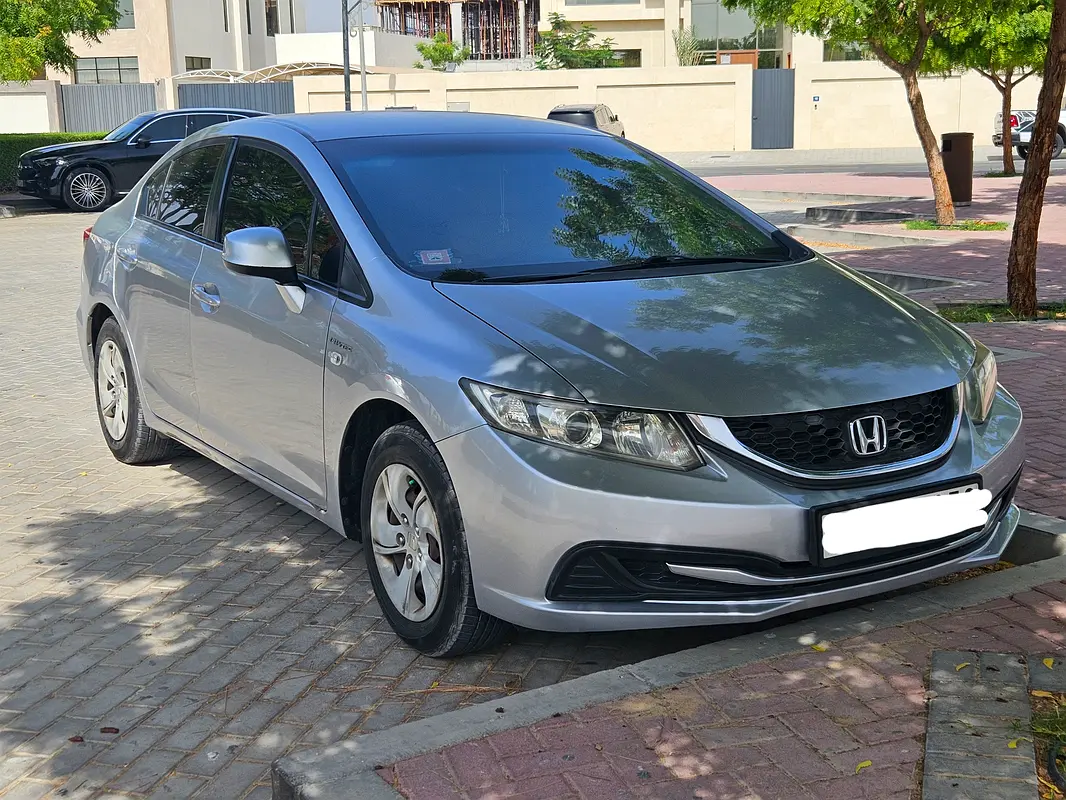 Honda Civic 2013 — photo 1 of 8