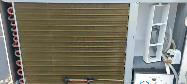 Window AC for sale 2 turn very good condition same like new