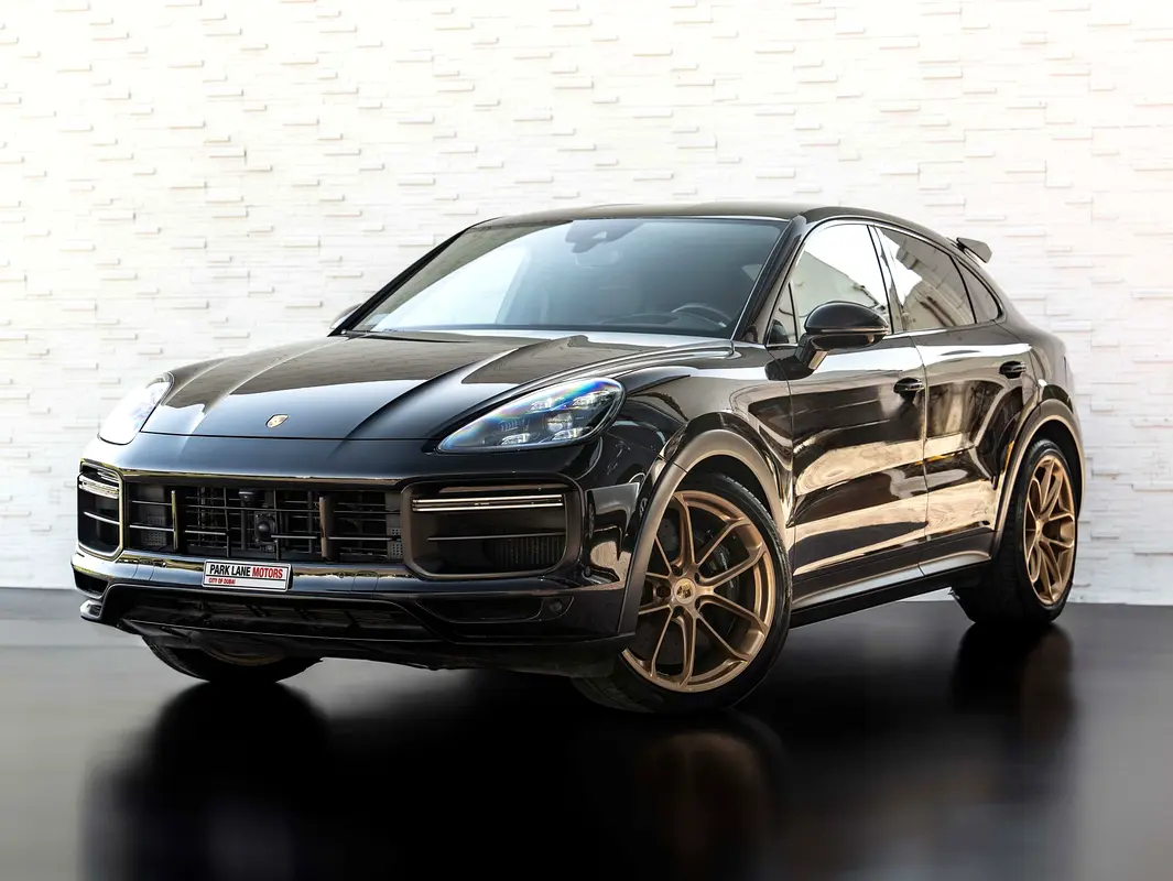 Porsche Cayenne 2022 — photo 1 of 20