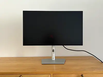 24-inch Dell UltraSharp Monitor with Adjustable Stand - Good Condition - includes HDMI RRP 637 AED