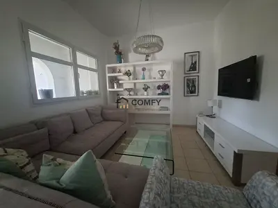 Villa 4 Bedroom + Maid + Roof top / Well Furnished