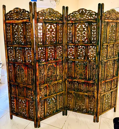 Amazing malty color home divider