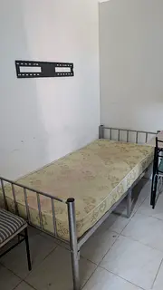 SHARING ROOM