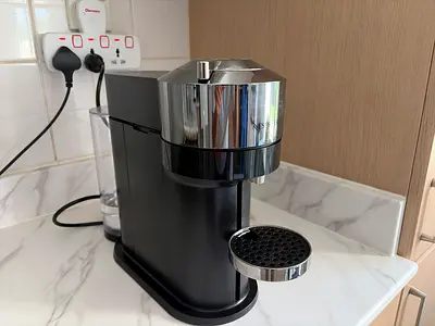 Nespresso vertuo - single-serve coffee machine - great working condition