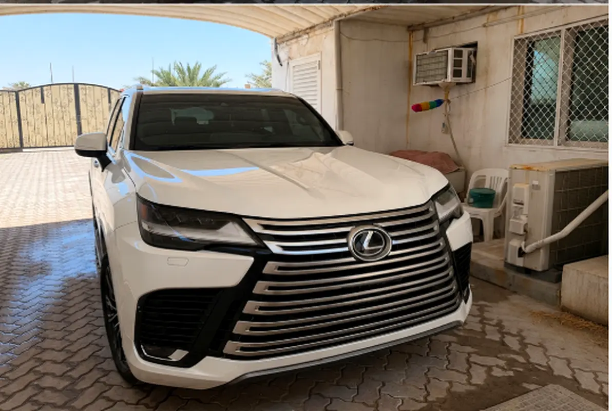 Lexus LX-Series 2024 — photo 1 of 9