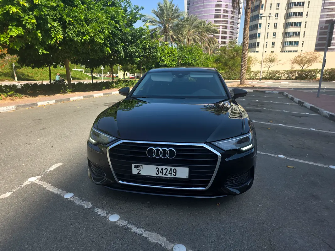 Audi A6 2022 — photo 1 of 12