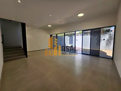 All Bedrooms with Attached Bathrooms●Big Living Hall