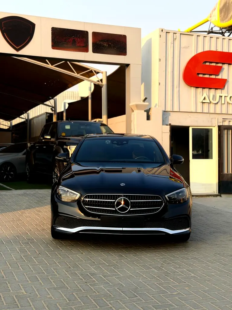 Mercedes-Benz E-Class 2021 — photo 1 of 14