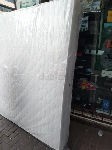 180x200cm King size mattress.  All times delivery available