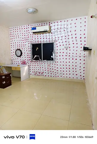Available family room in Villa