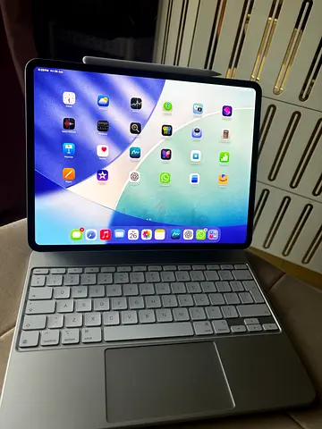 IPAD 13 M5 PRO NEW with KEYBOARD and PENCIL PRO