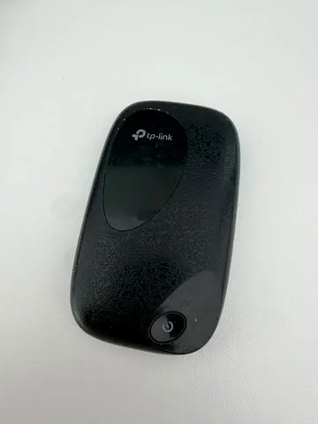TP-Link M7200 portable hotspot