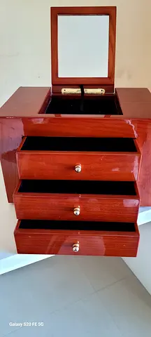 Luxury jewellery box