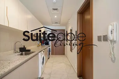 Luxury Furnished Studio | Canal &amp; Skyline View