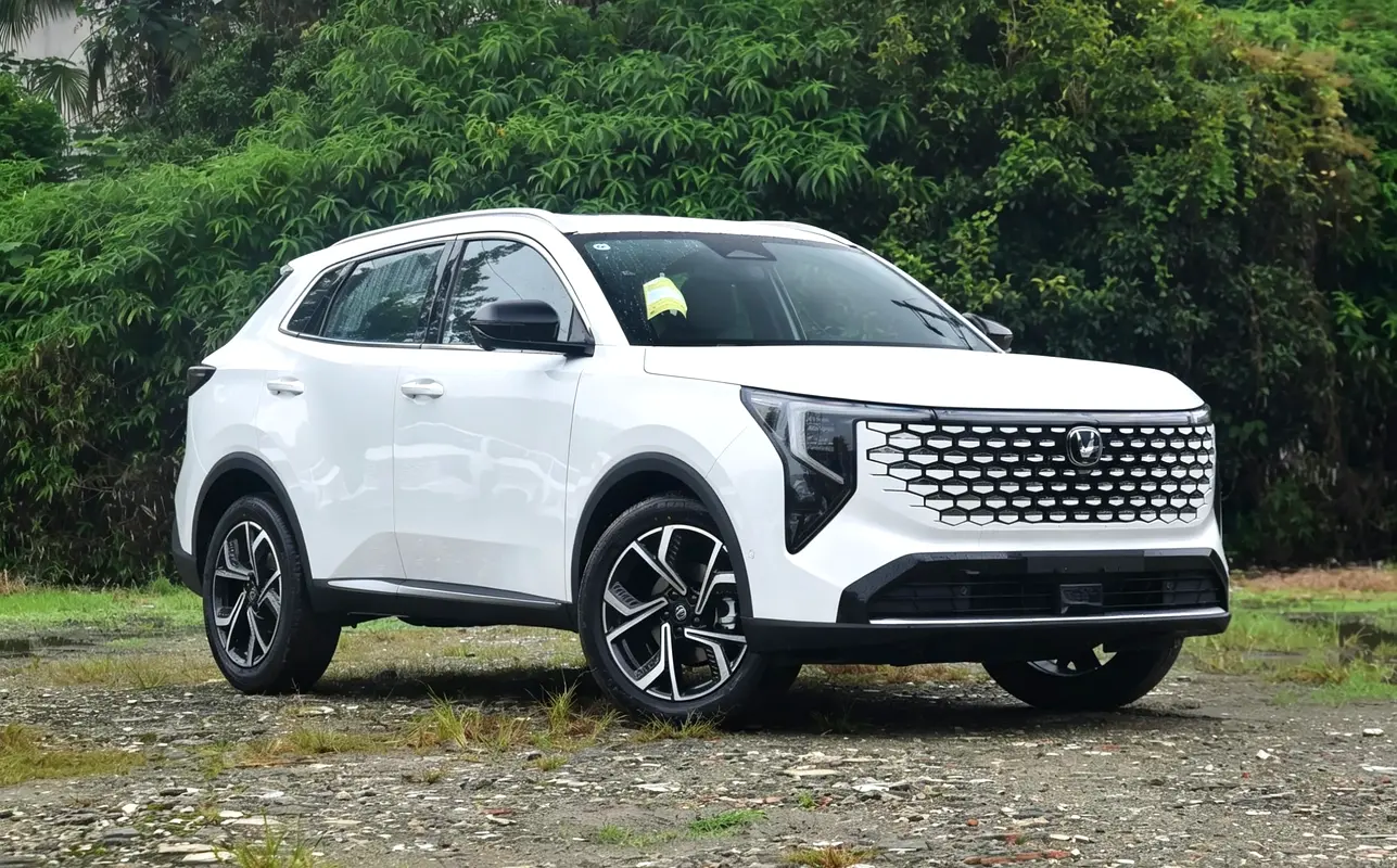 Changan CS55 Plus 2026 — photo 1 of 12