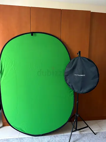 Collapsible Green Screen Backdrop with Carry Case - 1.5m x 2m (approx) and tripod stand