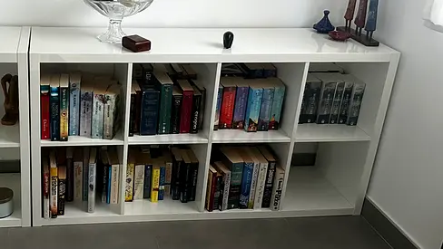 KALLAX Gloss White 6 compartment Bookcase - Good Condition