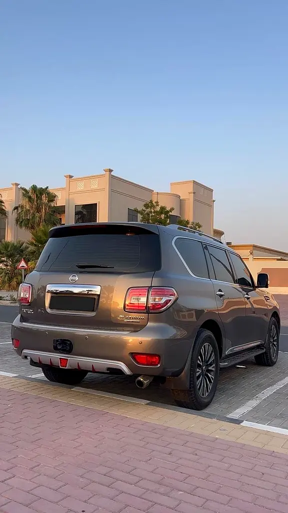 Nissan Patrol 2016 — photo 1 of 20