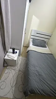 Clean discounted room for rent-Circle Mall