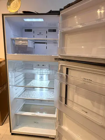 LG 3 DOOR FRIGE BEAUTIFUL ONLY 1000