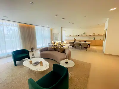 STUNNING GOLF COURSE VIEW | LUXURY LIVING | HIGH-END FINISHES