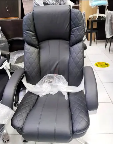 Comfortable Black PU Executive Office Chair with Padded Armrests