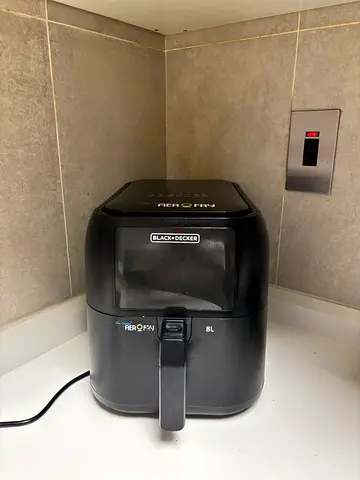 Black+Decker Compact Deep Fryer 1.8L - Good Working Condition