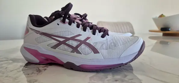 ASICS womens tennis 🎾 shoes, size new with tags. Solution Speed FF4 BRAND NEW