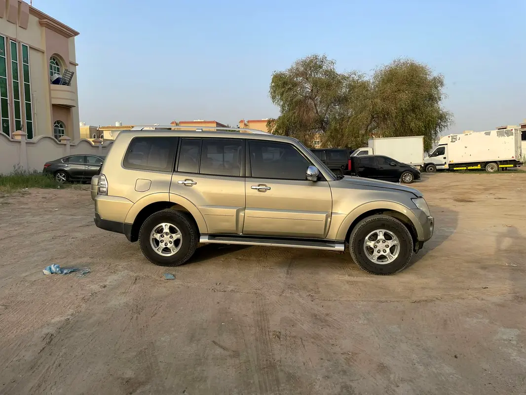 Mitsubishi Pajero 2007 — photo 1 of 14