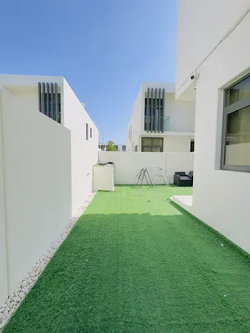 Fully Furnished | Maid Room | Corner Unit