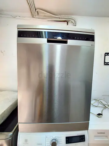 Siemens latest model iq500 3 rack dishwasher freestanding 13 place settings